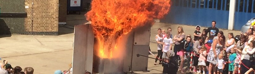 chip pan fire demonstration