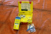 needle and syringe pick up kit